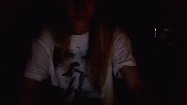 Alisa Swan  online show from April 2, 2026, 7:42 pm