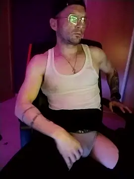 Tu-TeNtaciOn00 online show from March 31, 2026, 11:51 pm