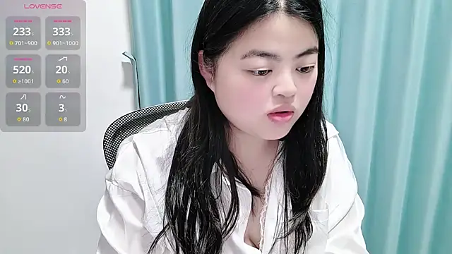 Snapshot of 77--bb chatting on April 23, 2026, 9:27 pm 77--bb online show from April 23, 2026, 9:27 pm