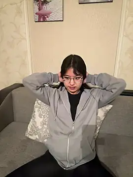 Z Milll online show from April 27, 2026, 4:27 pm