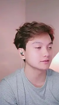 Anhkutin15k online show from March 30, 2026, 5:14 pm