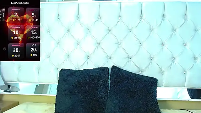 Snapshot of MistressNyx_ chatting on May 19, 2026, 2:24 pm MistressNyx online show from May 19, 2026, 2:24 pm