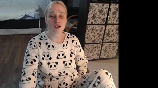 Snapshot of Sweet_hot_shrmp chatting on May 1, 2026, 12:26 am Sweet hot shrmp online show from May 1, 2026, 12:26 am