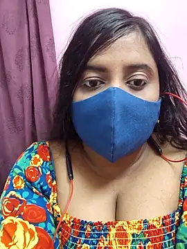Snapshot of Tami-sonia chatting on May 5, 2026, 6:44 pm Tami-sonia online show from May 5, 2026, 6:44 pm