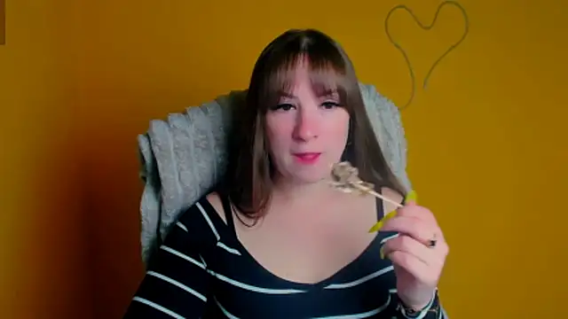 Snapshot of Tiffani_Angel chatting on May 16, 2026, 5:39 am Tiffani Angel online show from May 16, 2026, 5:39 am