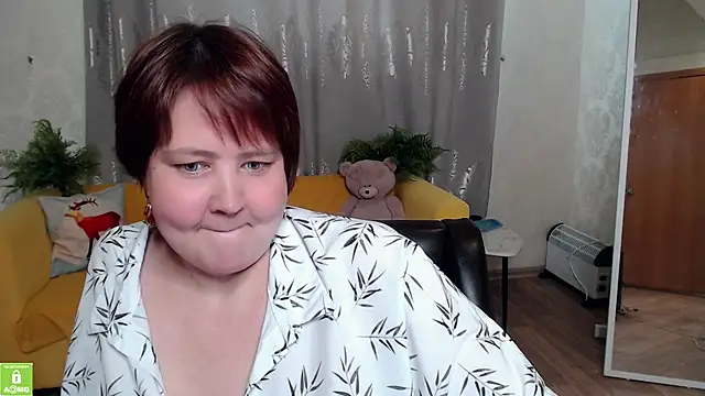 Snapshot of QUEEN02030 chatting on May 7, 2026, 10:40 am QUEEN02030 online show from May 7, 2026, 10:40 am