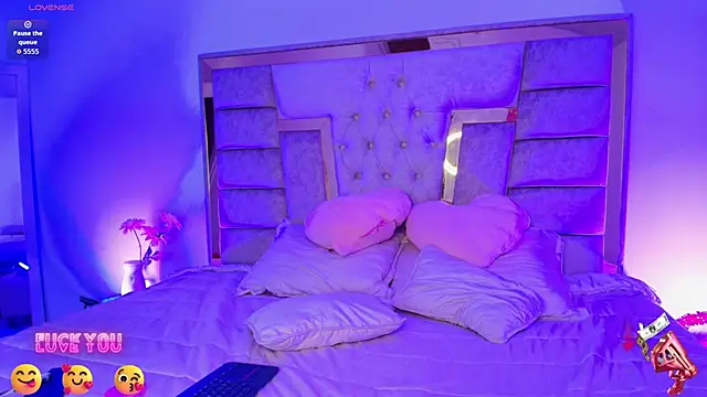 Snapshot of Aaliyah_Miller chatting on April 5, 2026, 12:39 am Aaliyah Miller online show from April 5, 2026, 12:39 am