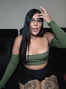 aleenavarro online show from May 23, 2026, 6:34 am