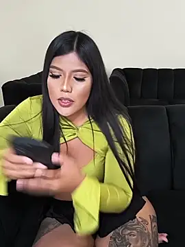 Snapshot of aleenavarro chatting on June 9, 2026, 9:05 pm aleenavarro online show from June 9, 2026, 9:05 pm