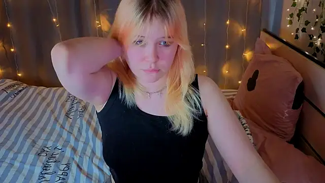 Snapshot of unburnedgirl chatting on April 24, 2026, 3:25 pm unburnedgirl online show from April 24, 2026, 3:25 pm