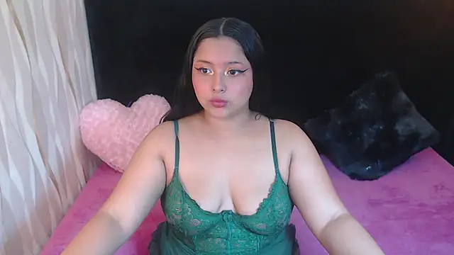 KamylaBiker online show from May 7, 2026, 1:32 am