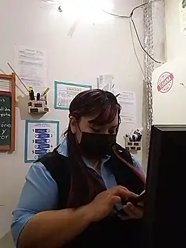 Snapshot of sweetadamisoffice chatting on April 28, 2026, 12:53 am sweetadamisoffice online show from April 28, 2026, 12:53 am