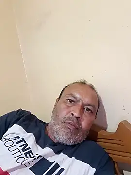 Snapshot of Bigzebg chatting on March 30, 2026, 9:27 pm Bigzebg online show from March 30, 2026, 9:27 pm