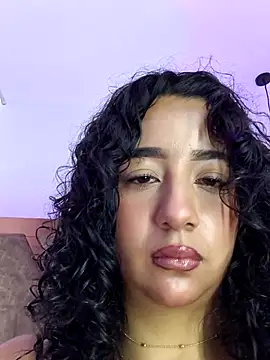 bella swwan  online show from April 30, 2026, 1:29 pm