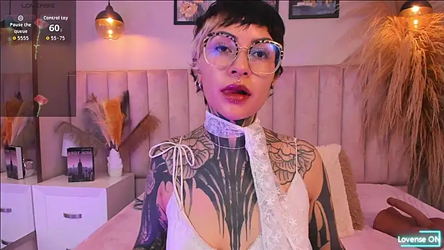 Luana fiore online show from April 29, 2026, 12:20 pm