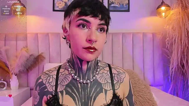 Luana fiore online show from May 15, 2026, 12:25 pm