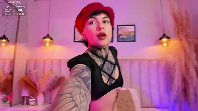 Luana fiore online show from May 13, 2026, 12:23 pm