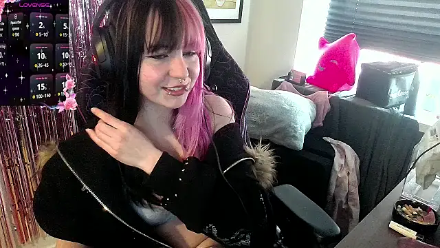 CutieTracer online show from April 26, 2026, 1:41 pm