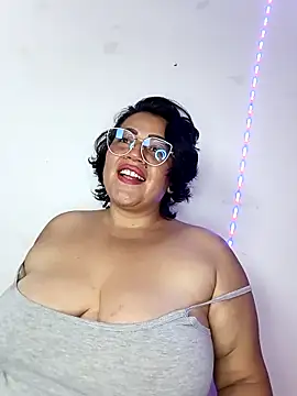 vibeSex1 online show from May 5, 2026, 7:06 pm