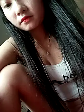Snapshot of Linh_Hoang chatting on April 18, 2026, 7:11 am Linh Hoang online show from April 18, 2026, 7:11 am