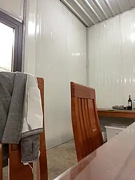 Snapshot of Elisa-a chatting on April 7, 2026, 9:33 am Elisa-a online show from April 7, 2026, 9:33 am