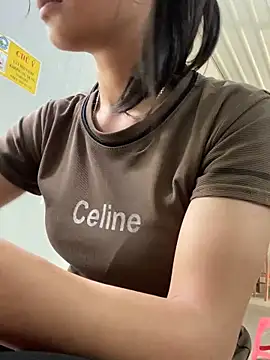 Snapshot of Elisa-a chatting on April 4, 2026, 3:24 am Elisa-a online show from April 4, 2026, 3:24 am