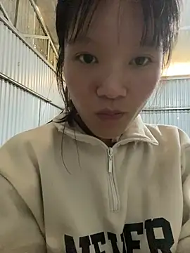 Snapshot of Elisa-a chatting on April 6, 2026, 1:23 am Elisa-a online show from April 6, 2026, 1:23 am