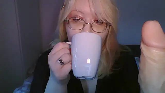 Snapshot of Elayne_Sweet chatting on April 21, 2026, 6:09 am Elayne Sweet online show from April 21, 2026, 6:09 am