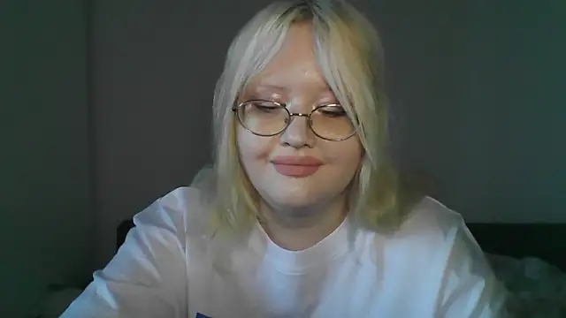 Snapshot of Elayne_Sweet chatting on April 30, 2026, 6:09 am Elayne Sweet online show from April 30, 2026, 6:09 am