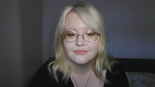 Snapshot of Elayne_Sweet chatting on April 28, 2026, 6:07 am Elayne Sweet online show from April 28, 2026, 6:07 am