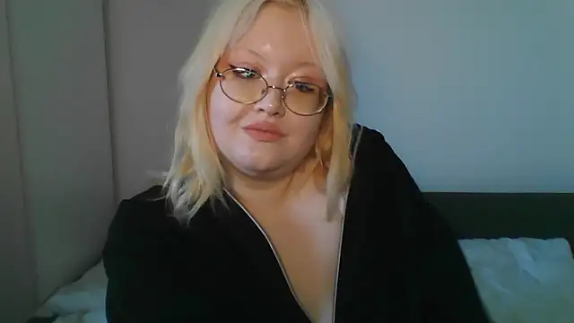 Snapshot of Elayne_Sweet chatting on April 8, 2026, 8:05 am Elayne Sweet online show from April 8, 2026, 8:05 am