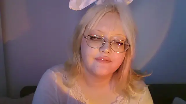 Snapshot of Elayne_Sweet chatting on April 5, 2026, 8:10 am Elayne Sweet online show from April 5, 2026, 8:10 am