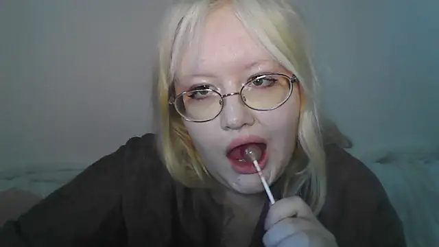 Snapshot of Elayne_Sweet chatting on April 9, 2026, 8:09 am Elayne Sweet online show from April 9, 2026, 8:09 am