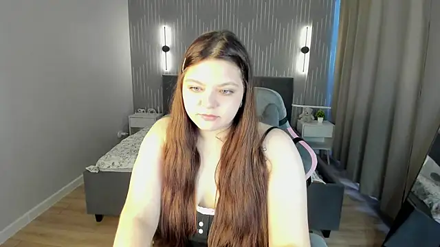 Snapshot of Evelyne_Loo chatting on April 11, 2026, 7:45 am Evelyne Loo online show from April 11, 2026, 7:45 am