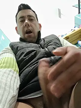 Snapshot of Charlond681 chatting on May 20, 2026, 3:25 am Charlond681 online show from May 20, 2026, 3:25 am
