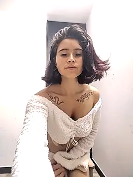 Akhanex01 online show from April 4, 2026, 2:29 am