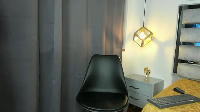 Snapshot of Alantaylorr_ chatting on July 5, 2026, 3:44 am Alantaylorr online show from July 5, 2026, 3:44 am