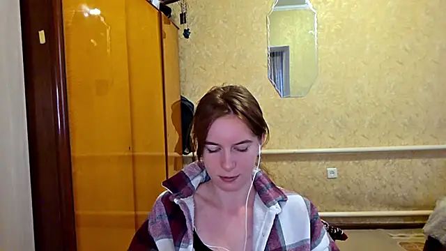 Snapshot of DonnaKuc chatting on May 10, 2026, 6:06 am DonnaKuc online show from May 10, 2026, 6:06 am