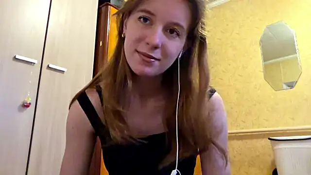 Snapshot of DonnaKuc chatting on April 9, 2026, 6:19 am DonnaKuc online show from April 9, 2026, 6:19 am