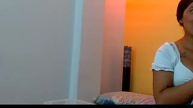 18dulcegatita online show from April 1, 2026, 7:44 pm