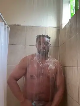 Snapshot of loudoggg chatting on April 4, 2026, 12:06 am loudoggg online show from April 4, 2026, 12:06 am