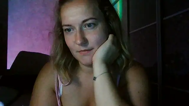 TinaKittyX online show from July 28, 2026, 8:52 pm