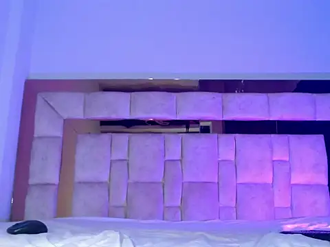 Snapshot of AlaiaKattz chatting on May 15, 2026, 9:02 pm AlaiaKattz online show from May 15, 2026, 9:02 pm