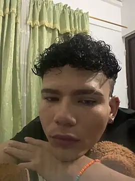 Snapshot of sebascuterouss chatting on April 23, 2026, 10:44 am sebascuterouss online show from April 23, 2026, 10:44 am