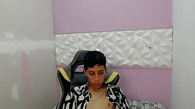 Yei lee  online show from April 3, 2026, 4:52 am