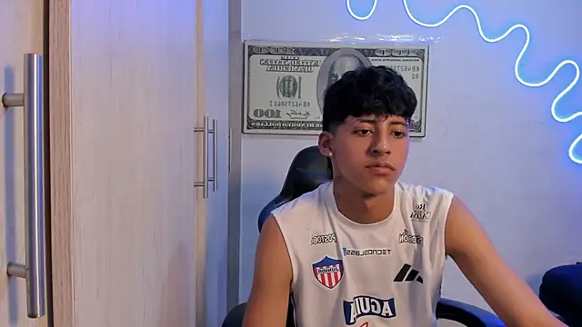 Snapshot of dante_martinez chatting on April 22, 2026, 11:11 pm dante martinez online show from April 22, 2026, 11:11 pm