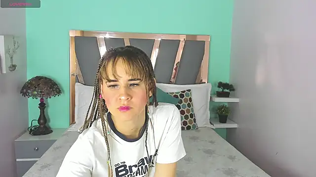 Alina Valmont online show from May 8, 2026, 2:32 pm