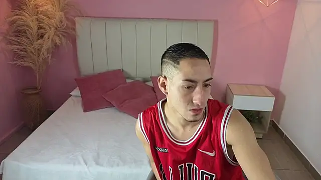 jhan vassilis online show from April 1, 2026, 1:34 pm