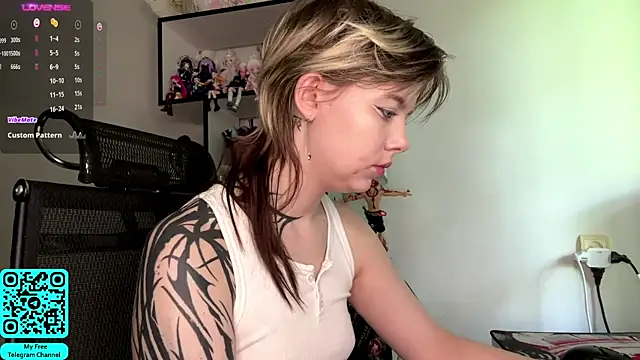 MadalynNosel online show from May 17, 2026, 7:19 am