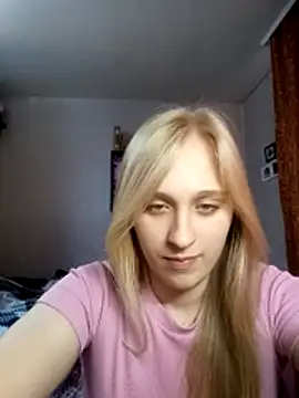 Snapshot of IsOlli chatting on June 7, 2026, 1:49 pm IsOlli online show from June 7, 2026, 1:49 pm